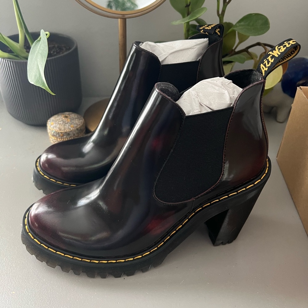 🔥Brand New Hurston Dr. Martens 🔥